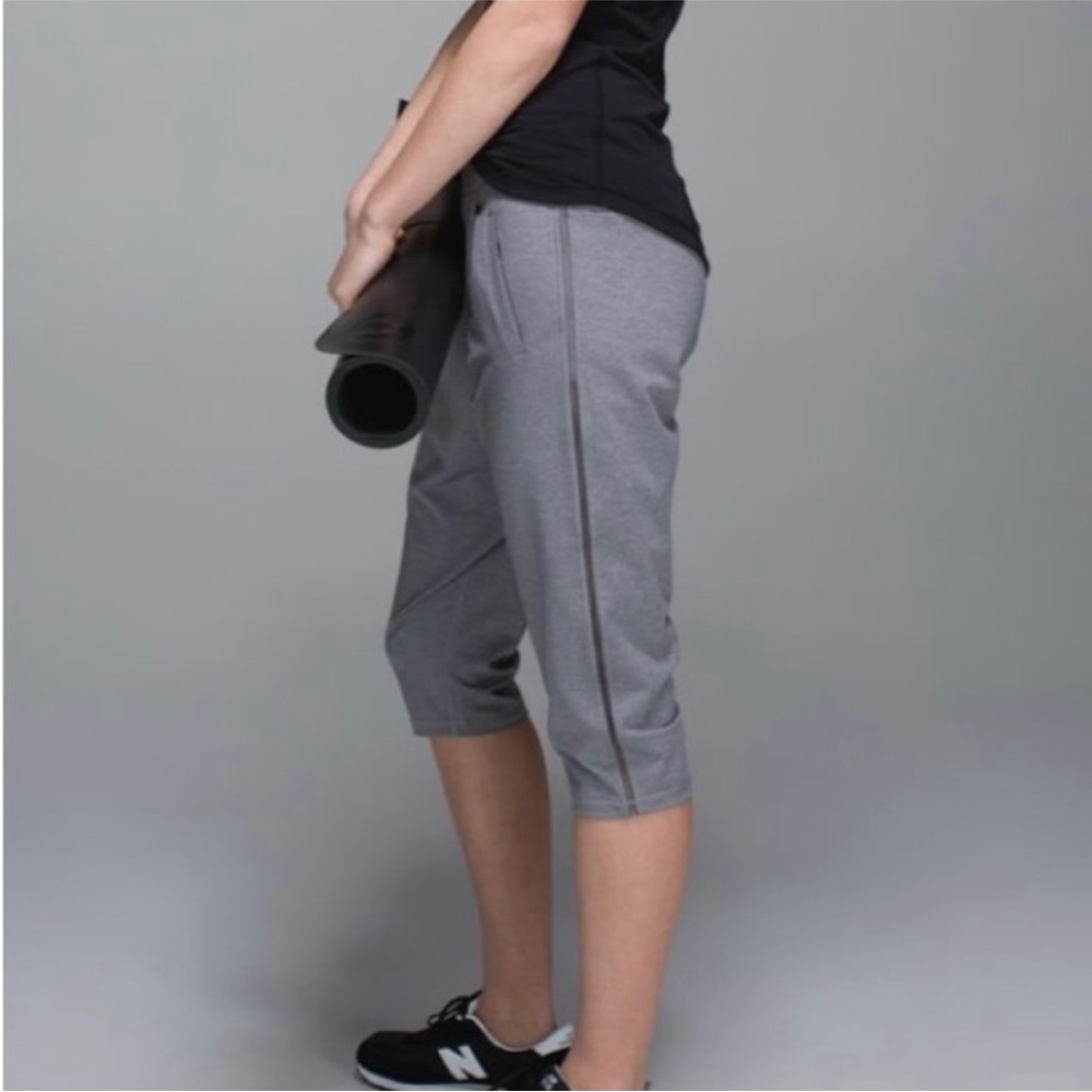 Lululemon retreat Yogi cropped pants gray 4 - Picture 3 of 11
